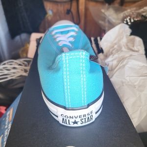 Converse sneaker sz 6.5